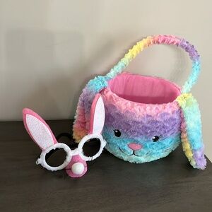 Easter Gifting Basket with Bunny
Glasses ( NWOT)